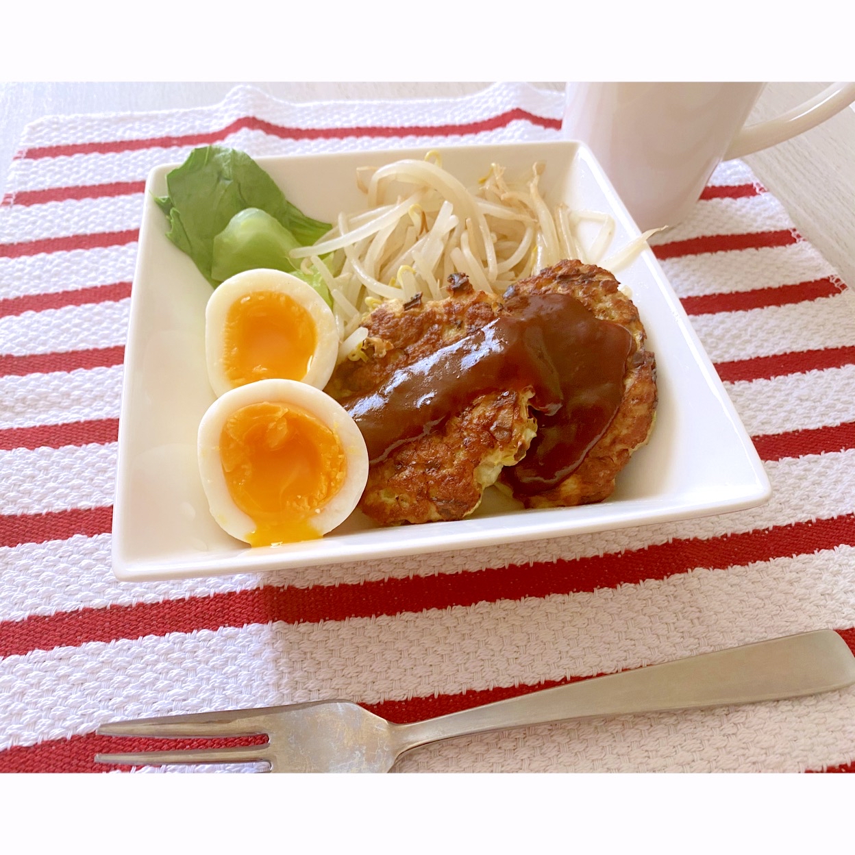 お弁当にもぴったり キャベツハンバーグのレシピ動画 作り方 Delish Kitchen