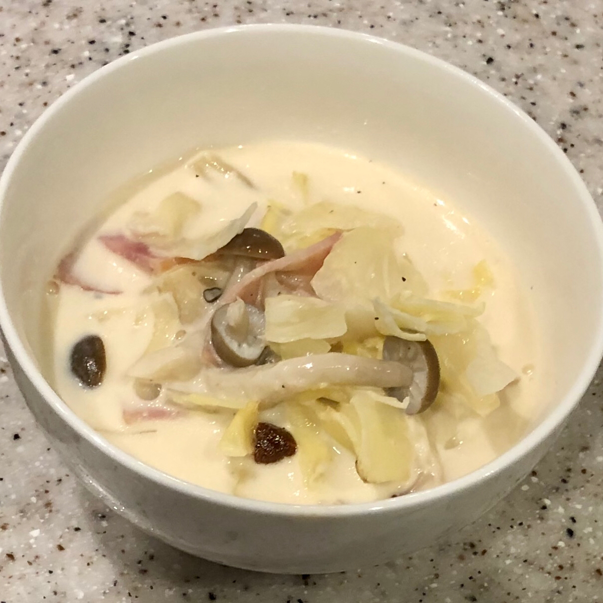 あっさり優しい キャベツとベーコンのクリームスープのレシピ動画 作り方 Delish Kitchen