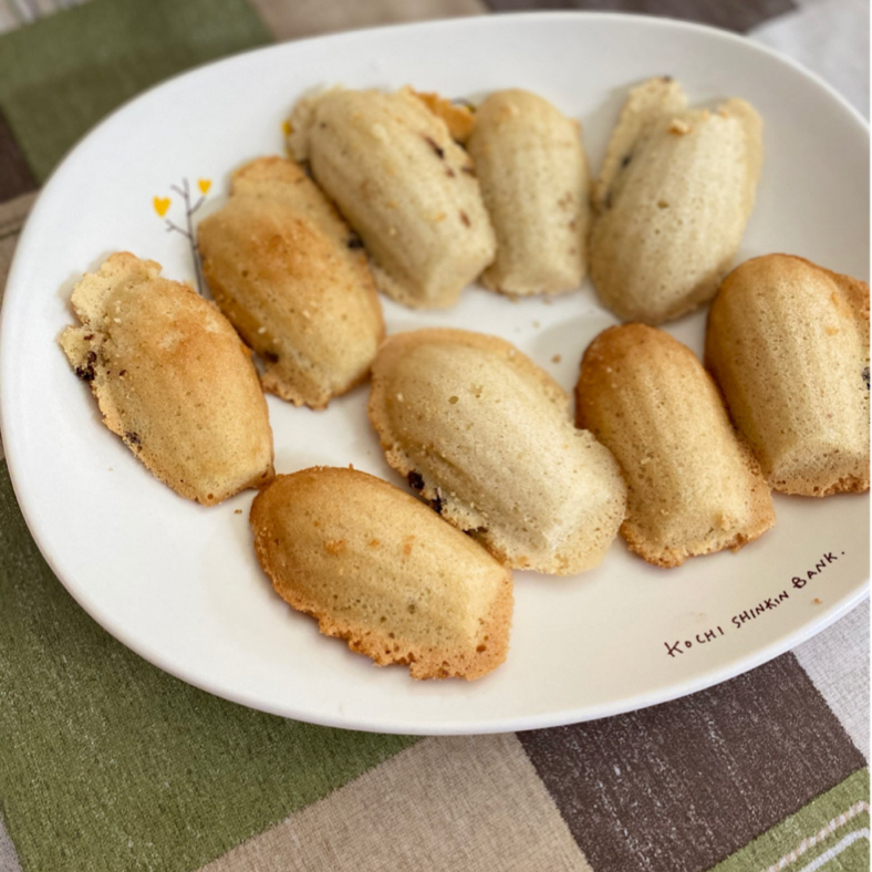 メープルの風味がたまらない メープルフィナンシェのレシピ動画 作り方 Delish Kitchen