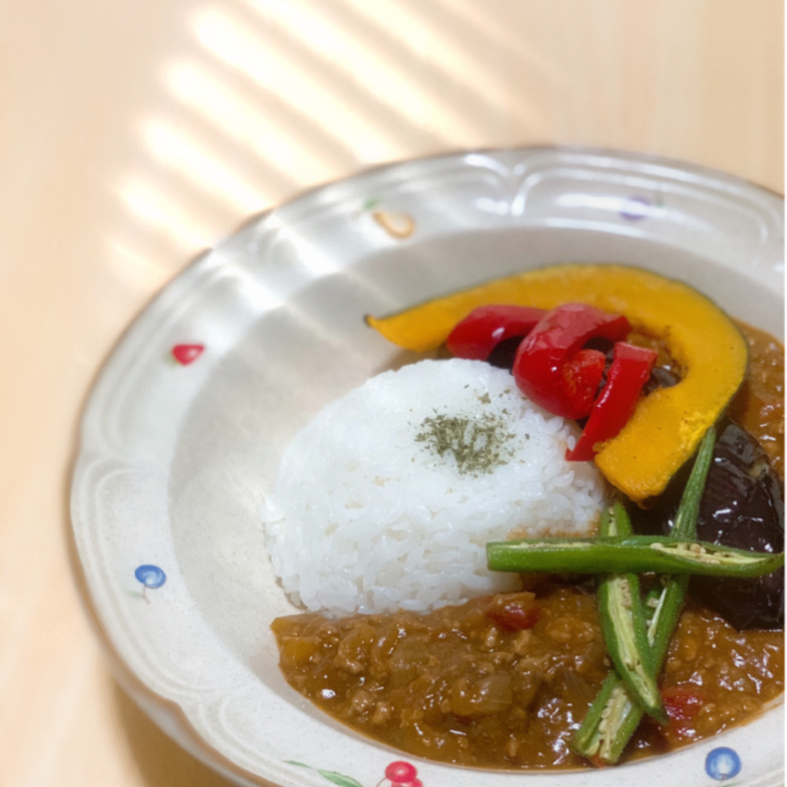 野菜たっぷり 夏野菜の素揚げカレーライスのレシピ動画 作り方 Delish Kitchen