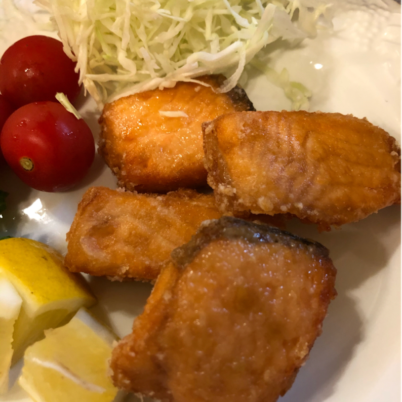 カリッと ジューシー 鮭の竜田揚げのレシピ動画 作り方 Delish Kitchen