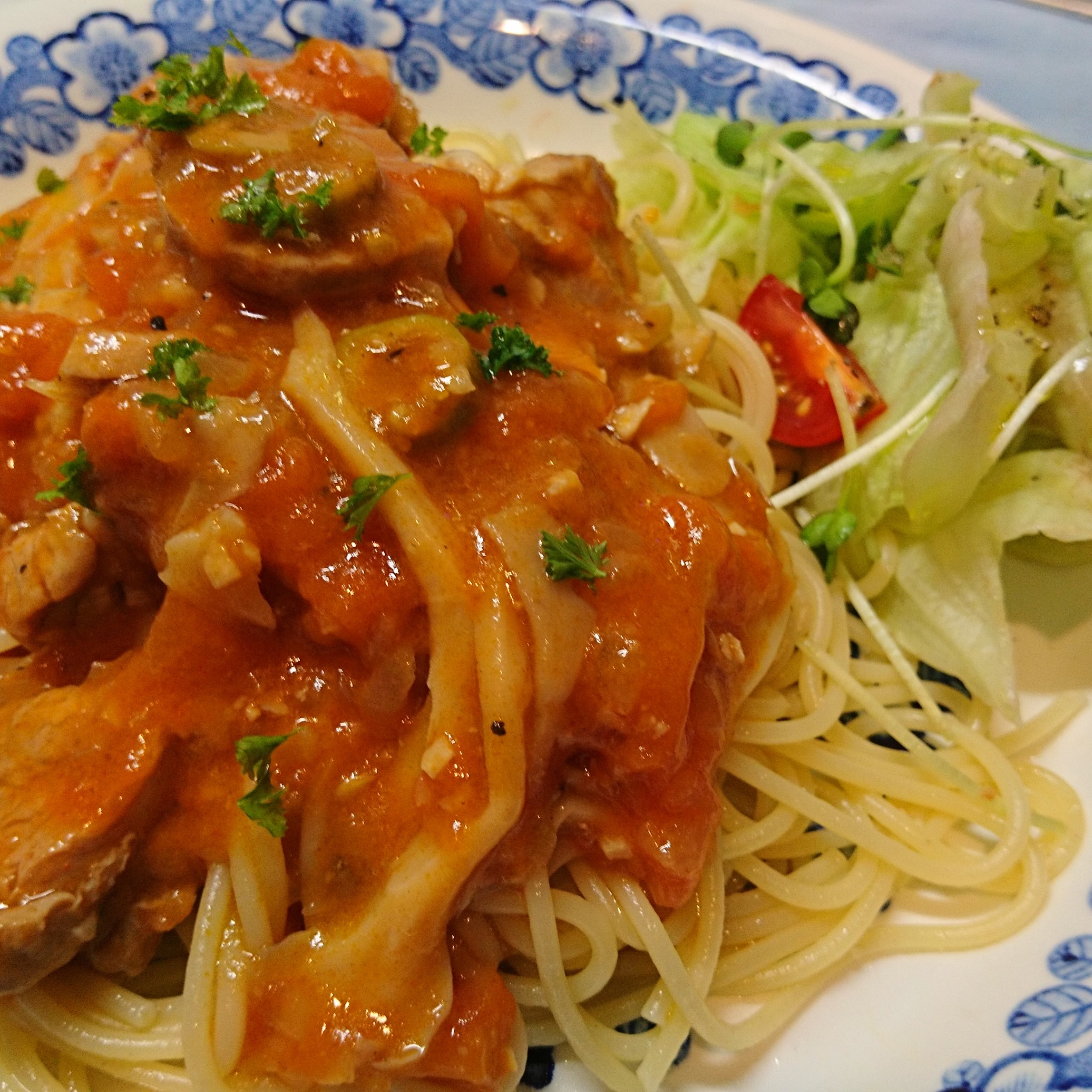 具だくさん 豚ヒレブロックときのこのトマト煮のレシピ動画 作り方 Delish Kitchen