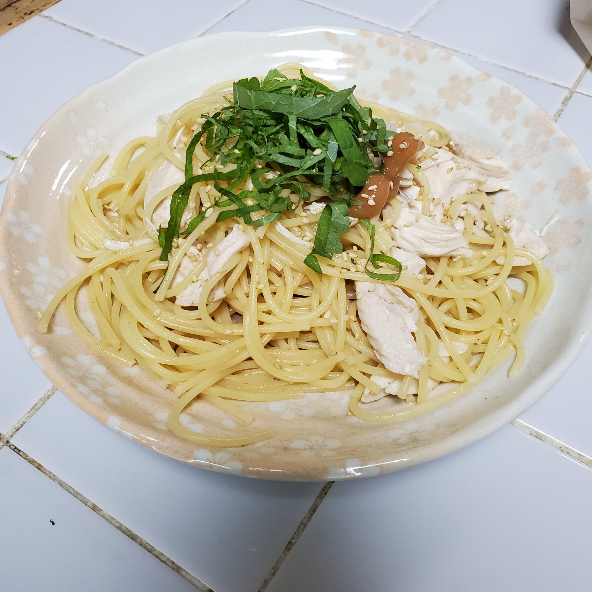 あっさり さっぱり 梅とささみと大葉のパスタのレシピ動画 作り方 Delish Kitchen