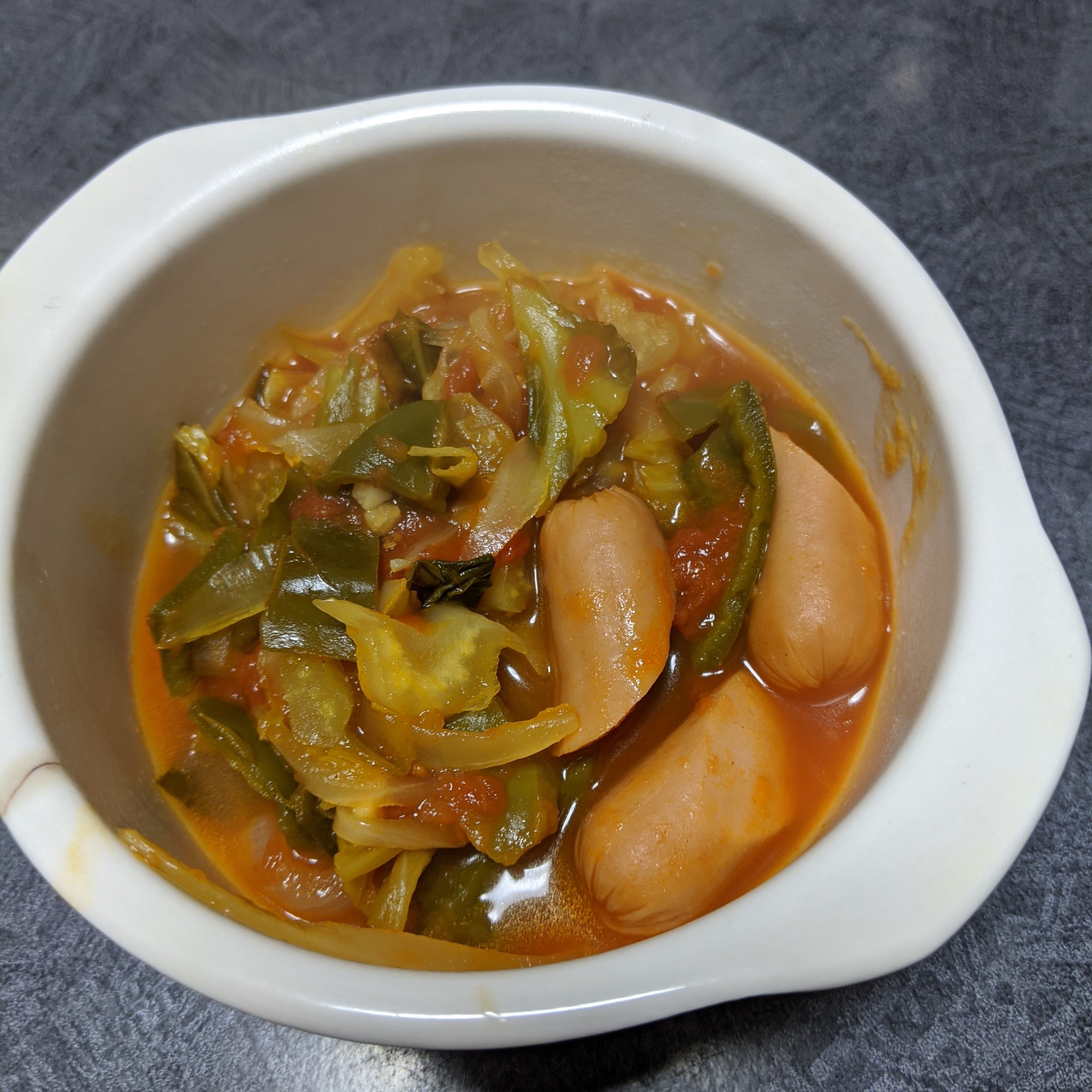 食べ応え抜群 キャベツとソーセージのトマト煮のレシピ動画 作り方 Delish Kitchen