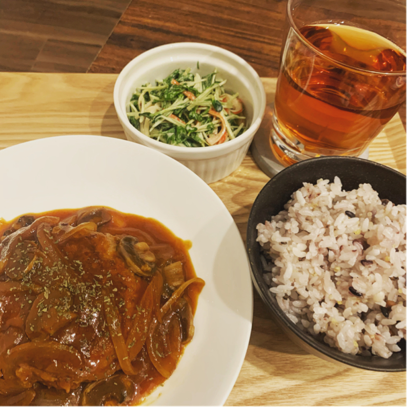 煮込むから失敗しない 煮込みハンバーグのレシピ動画 作り方 Delish Kitchen 煮込むから失敗しない 煮込みハンバーグのレシピ動画 作り方 Delish Kitchen