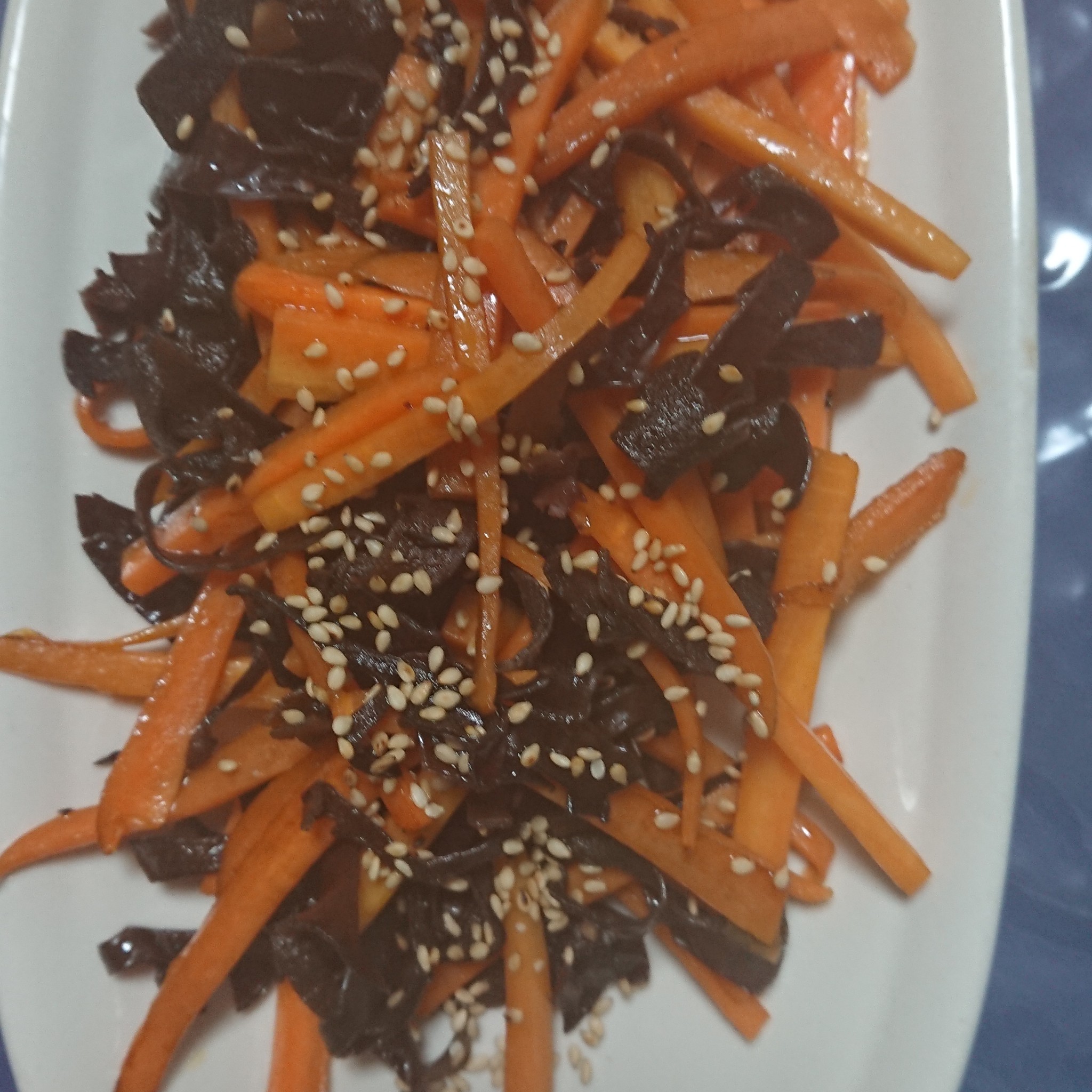 食感が楽しい きくらげとにんじんのきんぴらのレシピ動画 作り方 Delish Kitchen