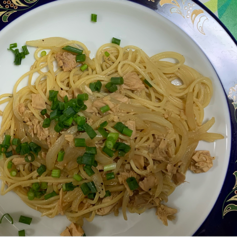 手軽にやみつき ツナのにんにく醤油パスタのレシピ動画 作り方 Delish Kitchen