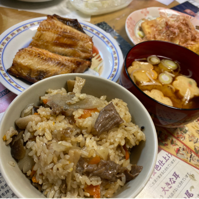 3合炊き炊飯器で すき焼きのタレで炊き込みご飯のレシピ動画 作り方 Delish Kitchen
