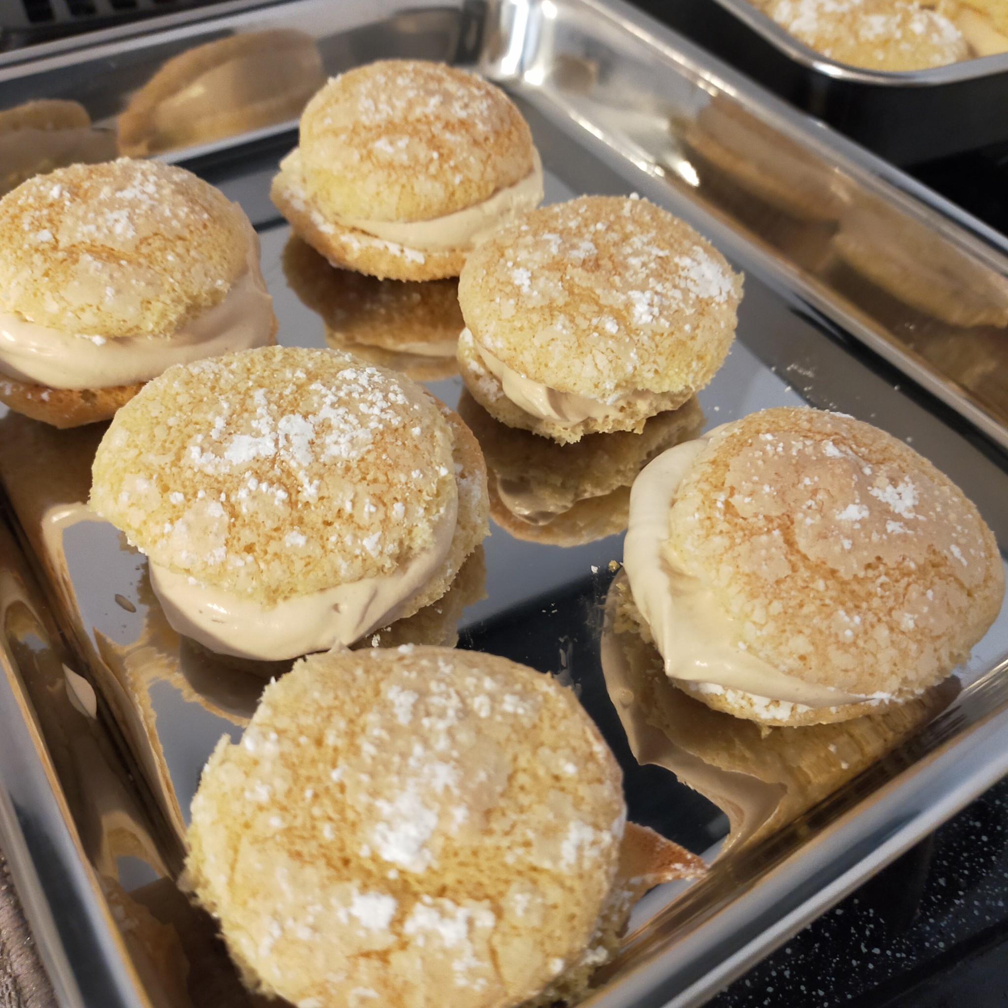 ふんわり食感 コーヒークリームのブッセのレシピ動画 作り方 Delish Kitchen