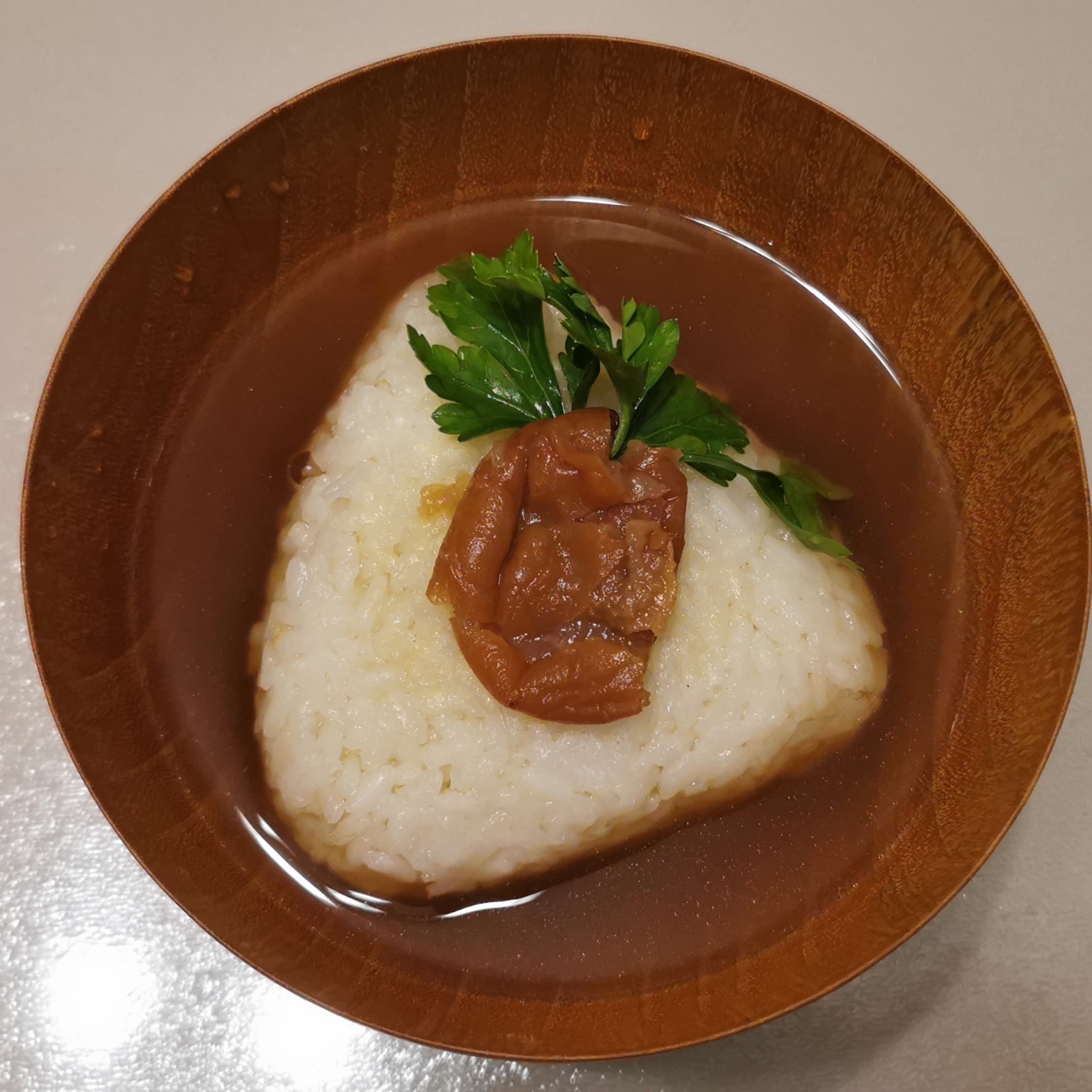 焼いて香ばしく 玄米おにぎりの出汁茶漬けのレシピ動画 作り方 Delish Kitchen