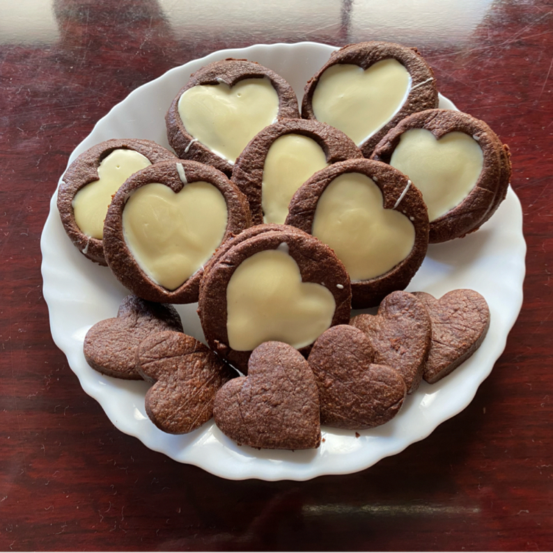 見た目も可愛い ホワイトチョコ入りチョコクッキーのレシピ動画 作り方 Delish Kitchen