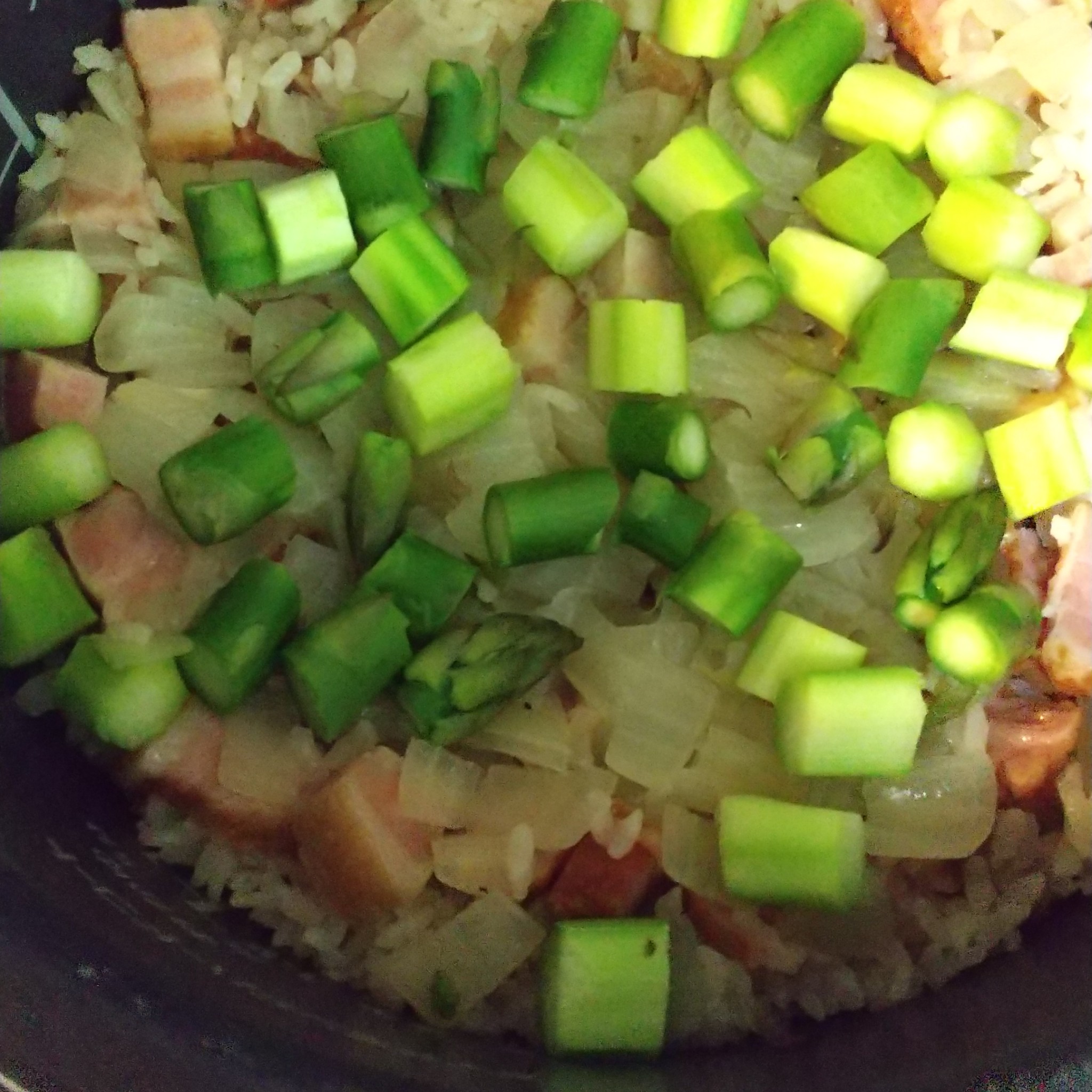 バターのコクうま アスパラとベーコンの塩炊き込みごはんのレシピ動画 作り方 Delish Kitchen