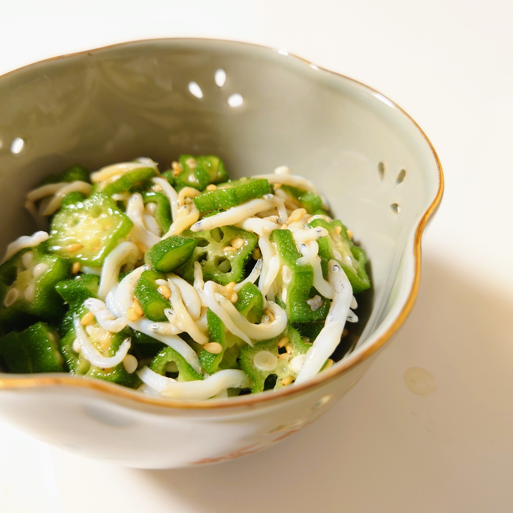 ささっとできる しらすとオクラのめんつゆ和えのレシピ動画 作り方 Delish Kitchen