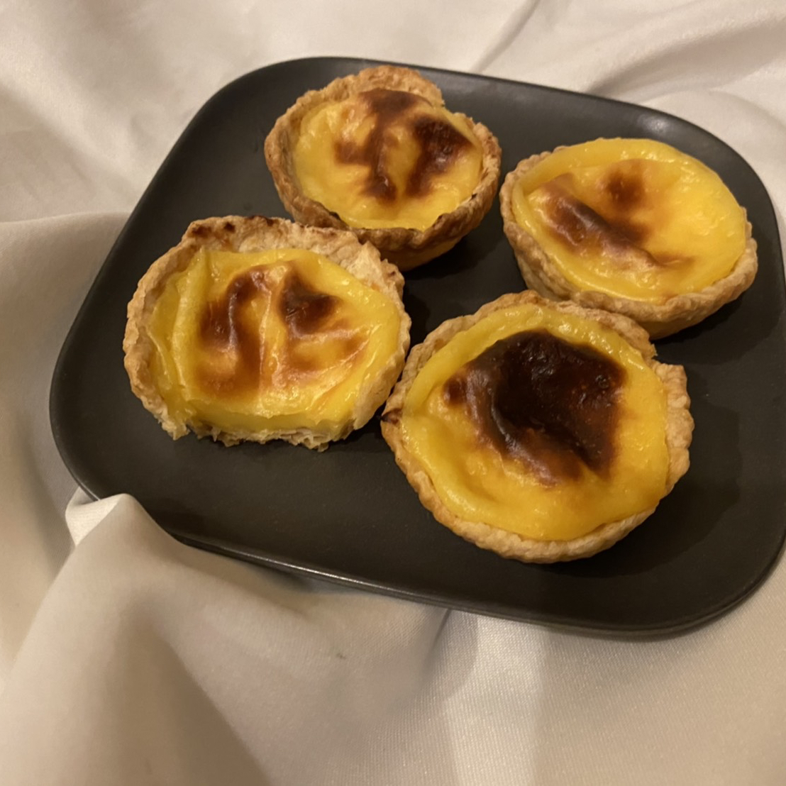 自宅で簡単に手作りできる！基本のエッグタルトのレシピ | デリッシュ
