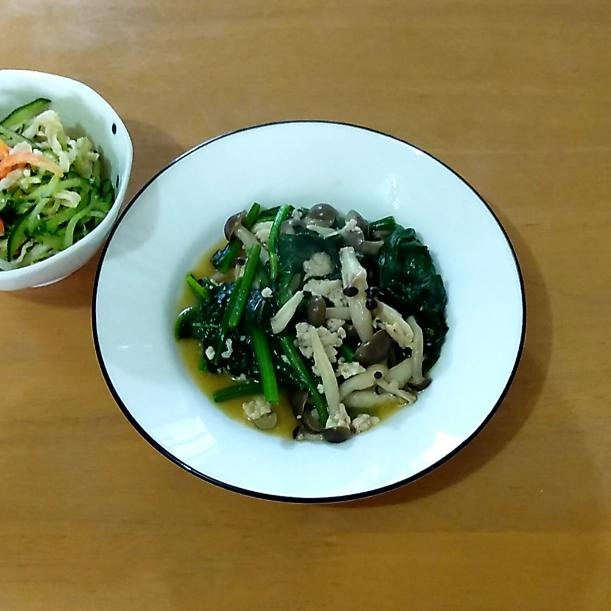 ピリ辛がごはんに合う ほうれん草ときのこの麻婆炒めのレシピ動画 作り方 Delish Kitchen