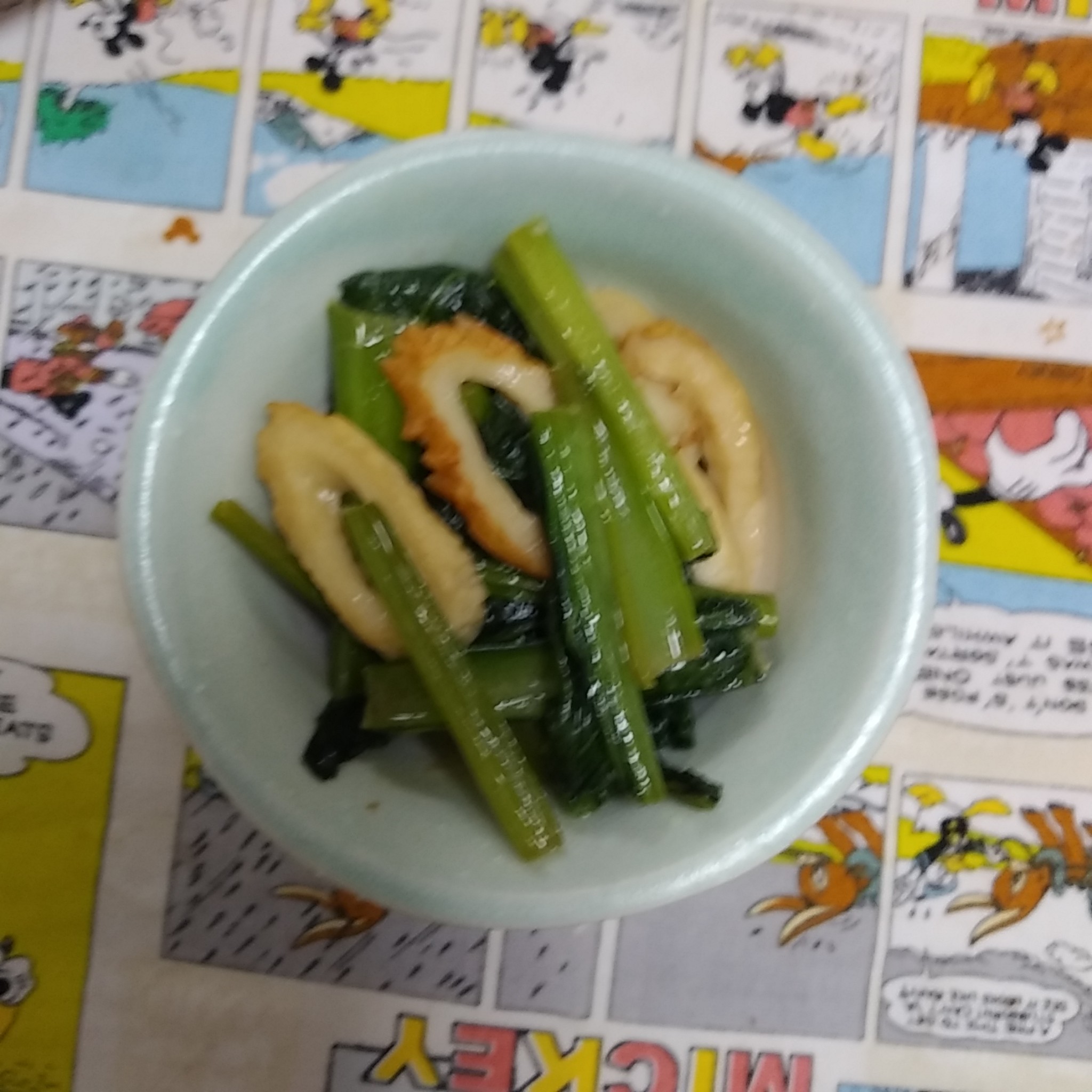 簡単で子供も喜ぶ 小松菜とちくわのしょうゆマヨソテーのレシピ動画 作り方 Delish Kitchen