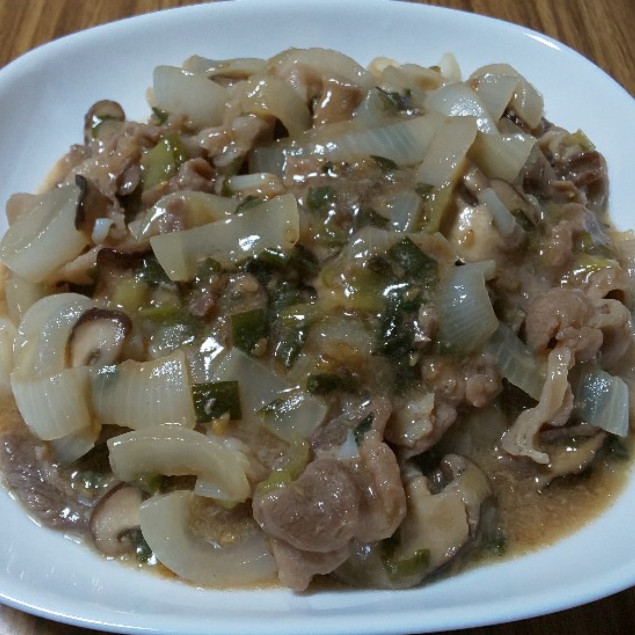 お酢が入ってさっぱり 玉ねぎと豚肉のレンジ蒸しのレシピ動画 作り方 Delish Kitchen
