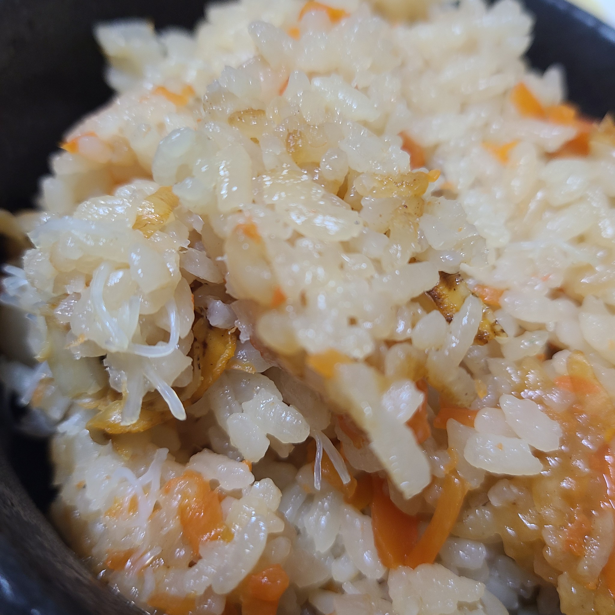 食欲そそる♪ ホタテのしょうが炊き込みご飯