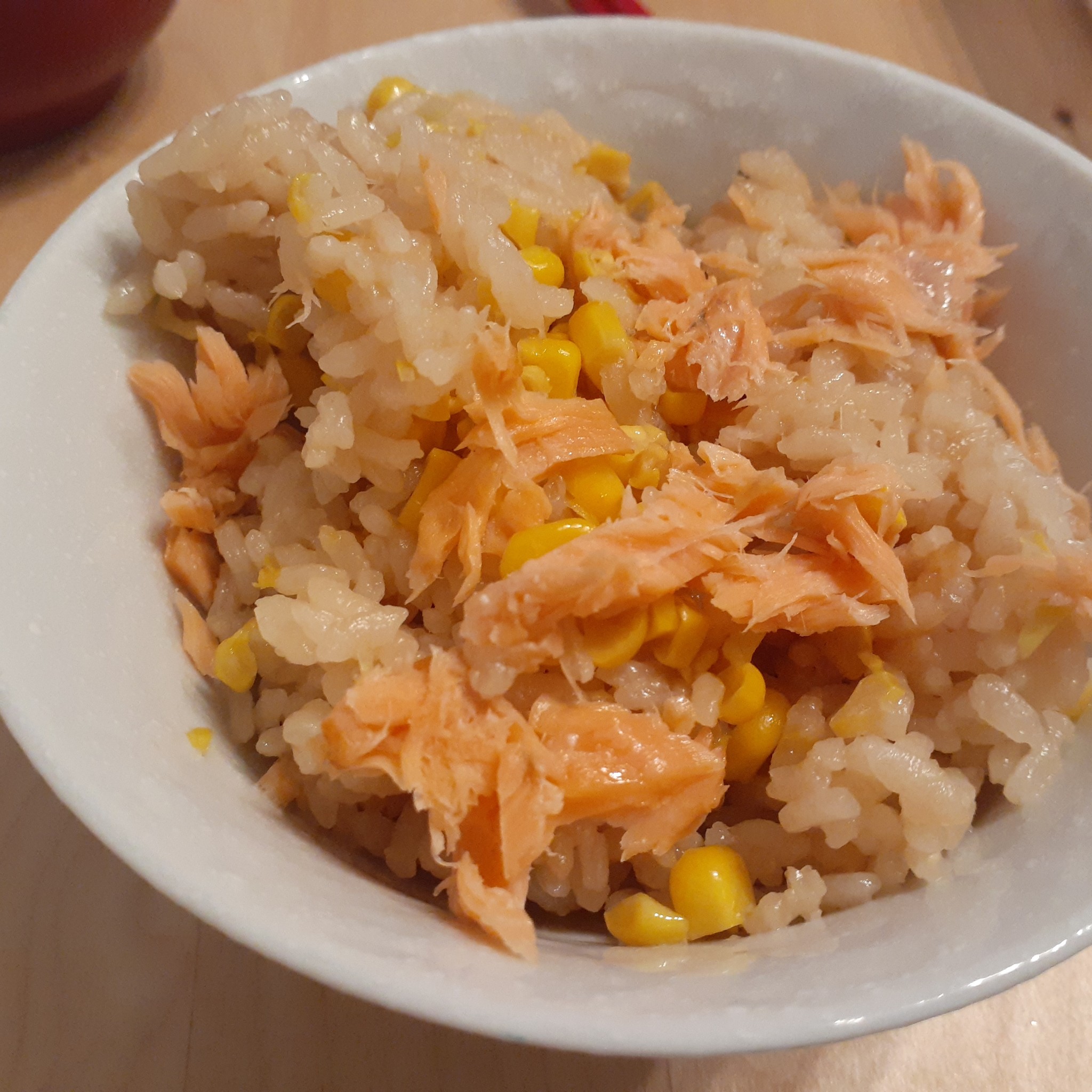 香ばしい 鮭コーンバター炊き込みご飯のレビュー Delish Kitchen