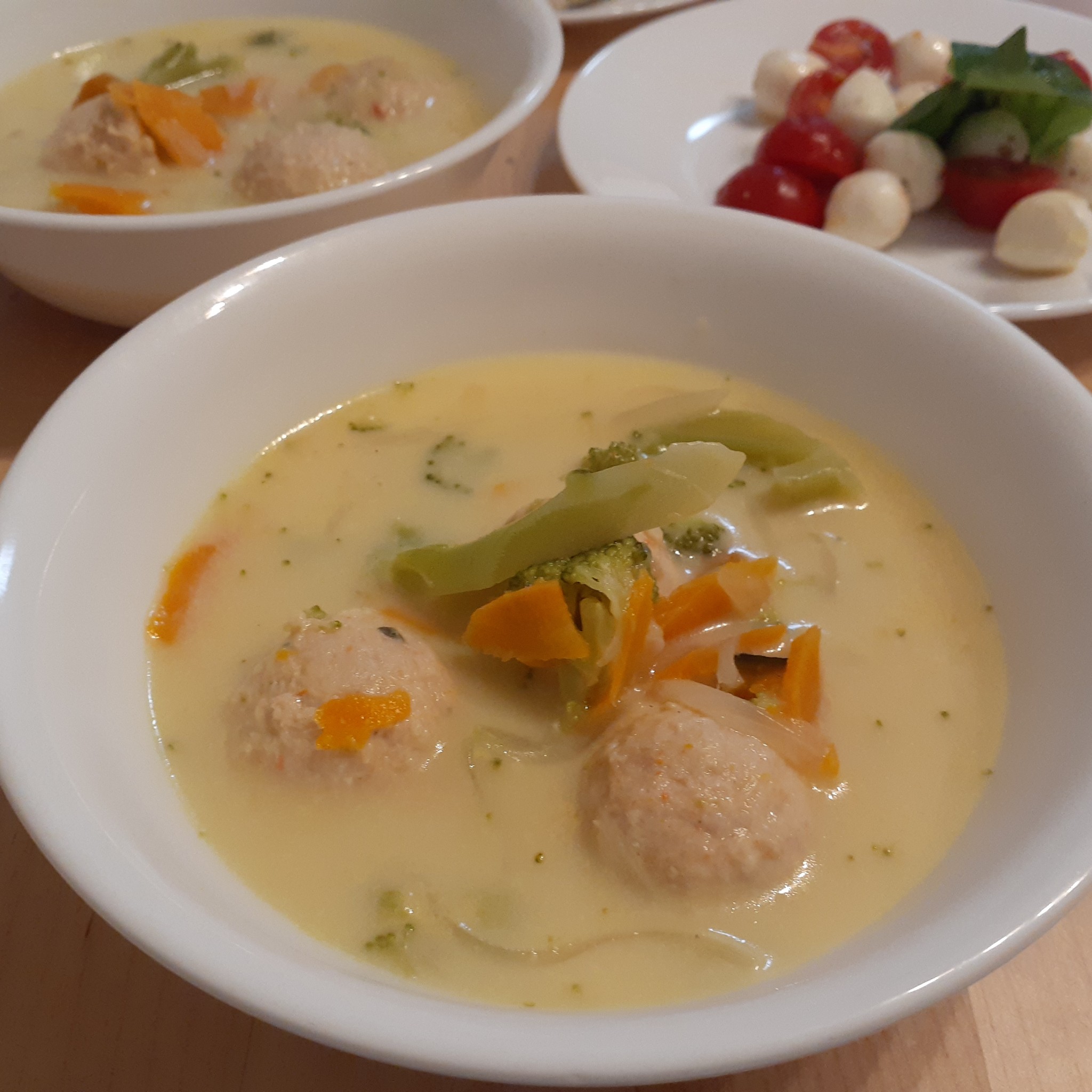 市販のルウを使わない しめじと鶏肉団子のホワイトシチューのレビュー Delish Kitchen