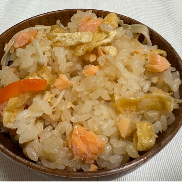 しゃけごはん シャケ缶を使って！鮭の炊き込みご飯 by ma2003co