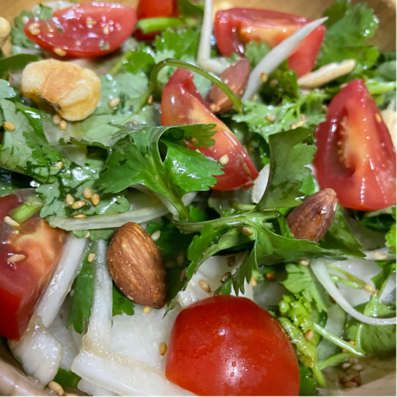 エスニックサラダ にんじんとパクチーのサラダのレビュー Delish Kitchen