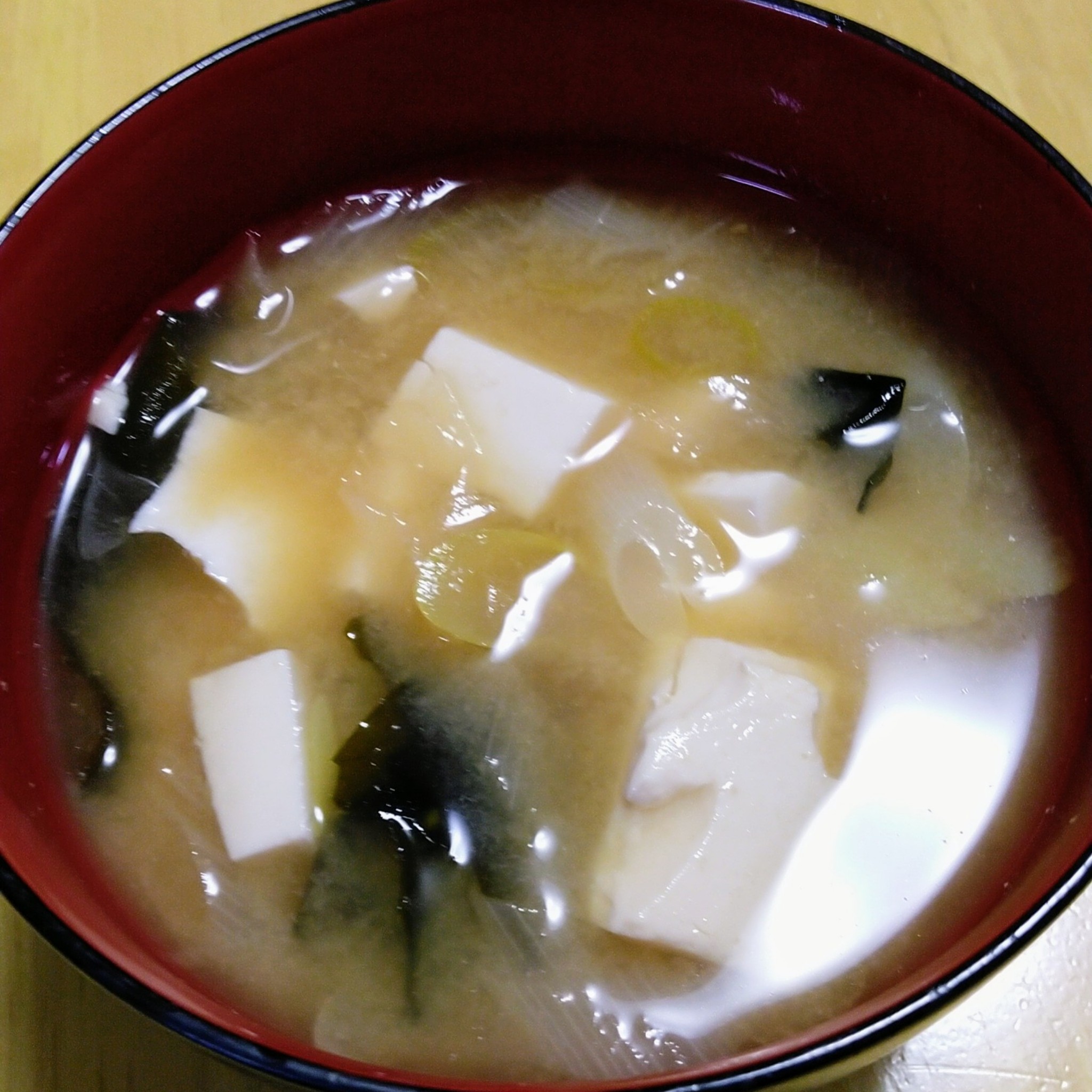 定番汁物 ネギと豆腐の味噌汁のレビュー Delish Kitchen