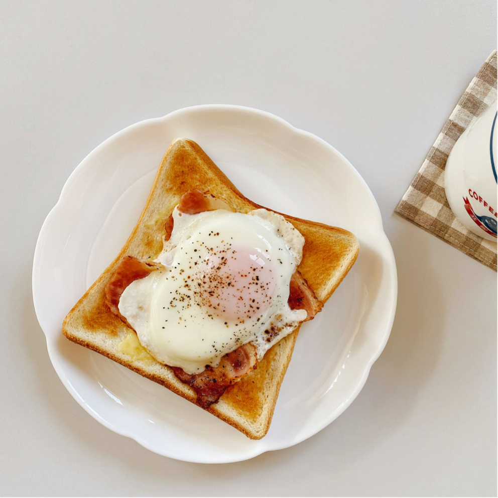 朝食におすすめ♪ カリカリベーコンエッグトーストのレシピ動画