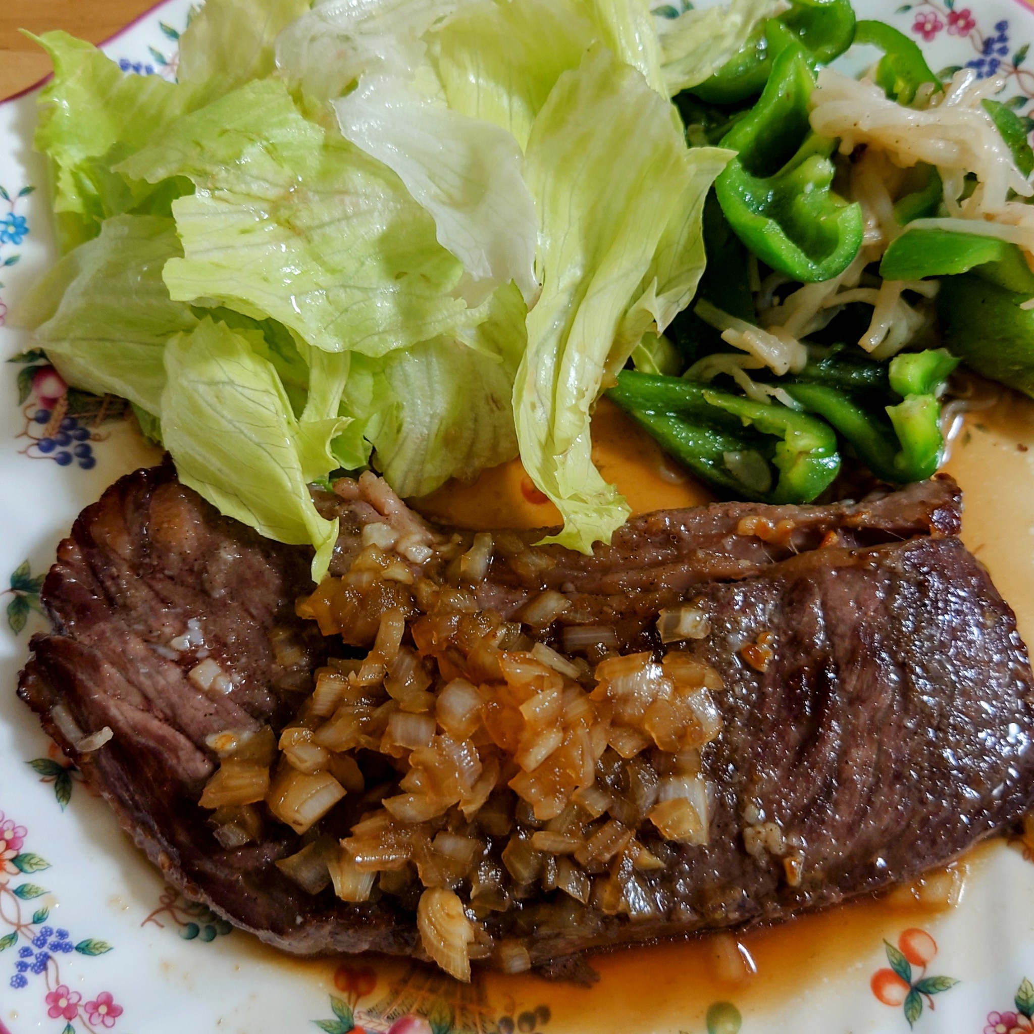 今日は豪華に♪牛もも肉を使ったステーキの人気レシピ10選の人気レシピ・作り方 | デリッシュキッチン