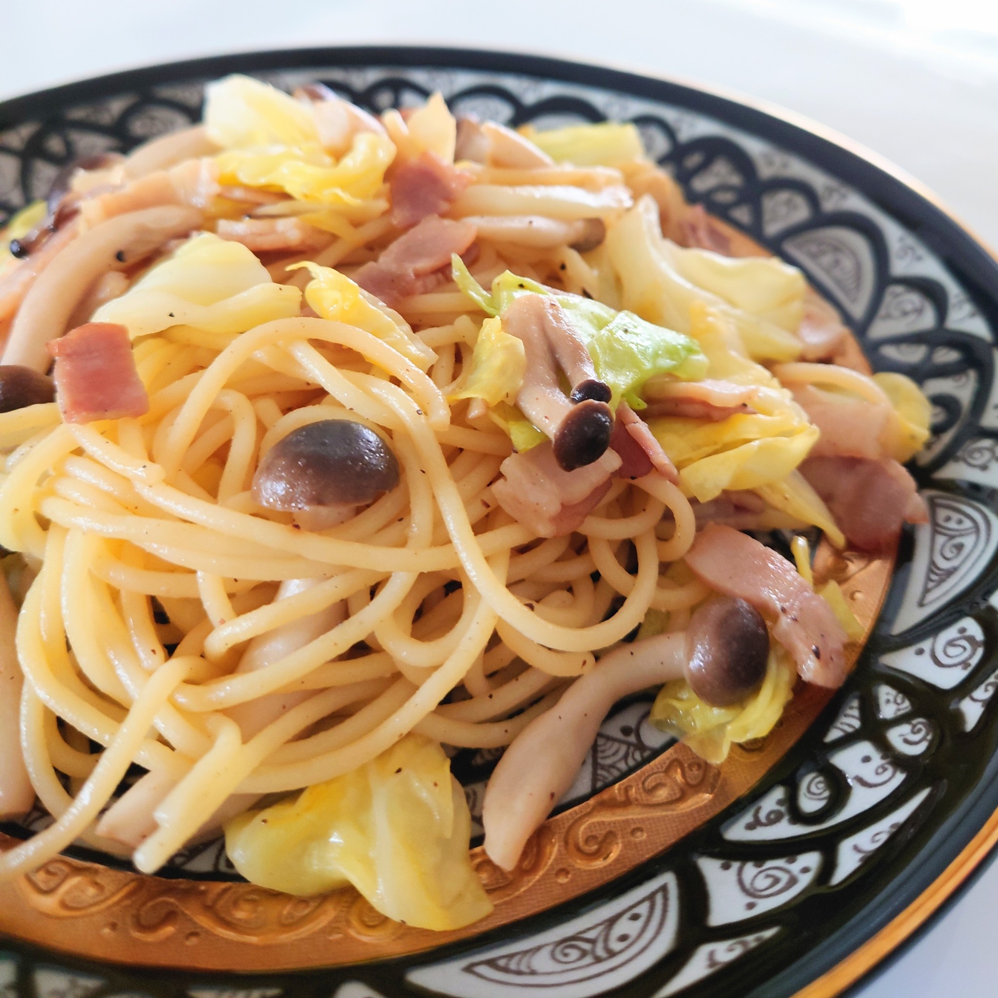 ベーコン キャベツ パスタ