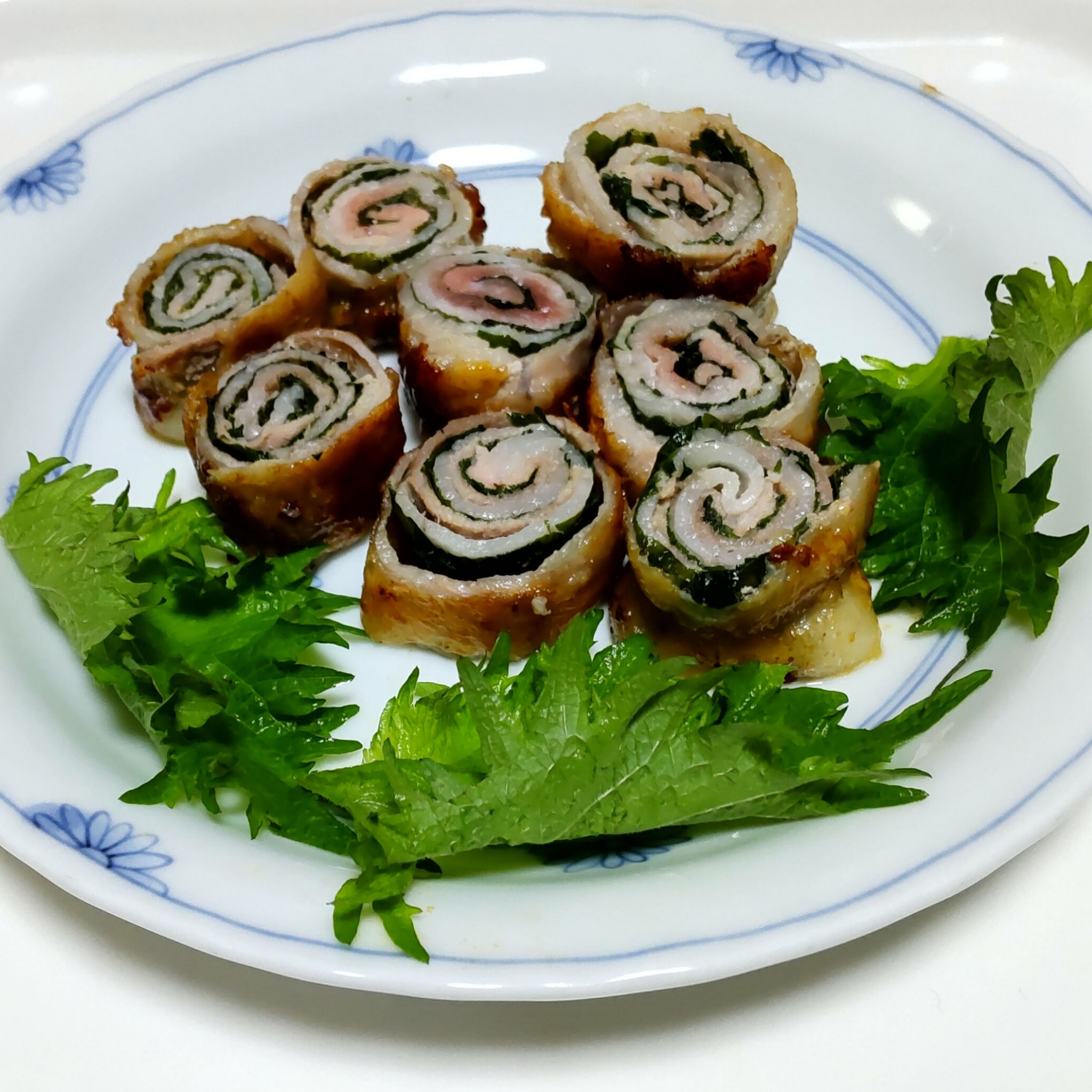 三枚肉しそ巻き 豚バラ肉の梅しそ巻き】大葉がアクセント！ビールのお供に