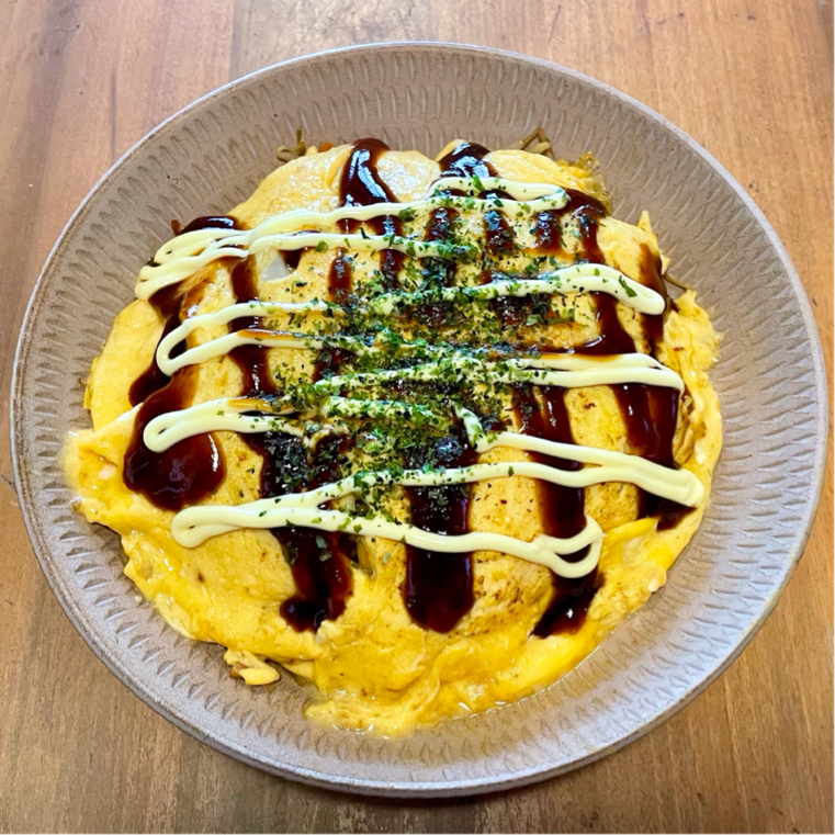 ソースたっぷり♪ オムそばのレシピ動画・作り方 | デリッシュキッチン