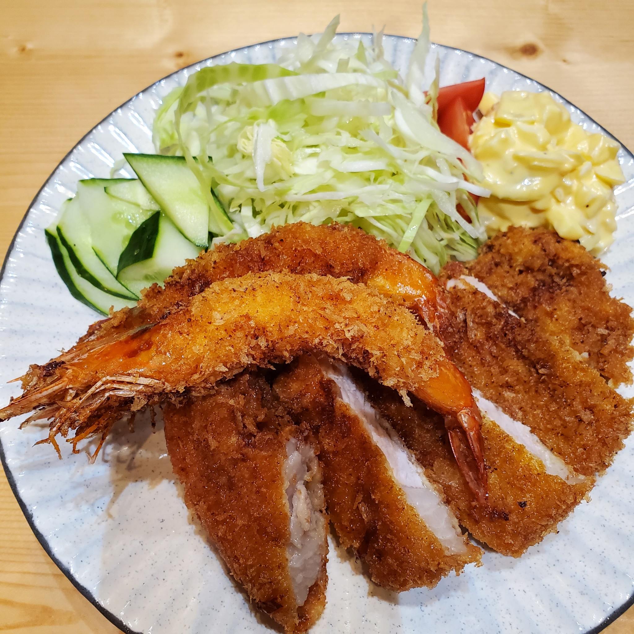 まるでお店の味！ 頭付きエビフライのレシピ動画・作り方 | デリッシュ