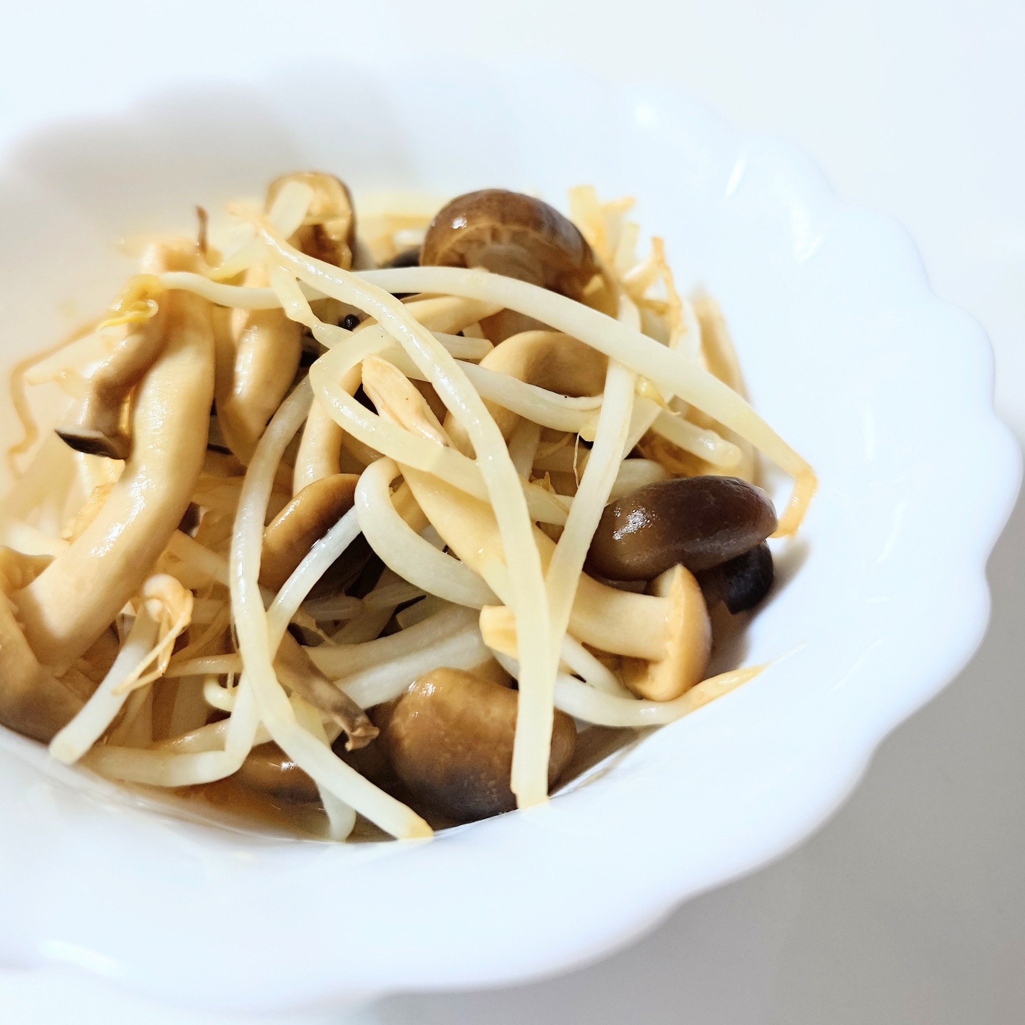 レンジで簡単！ しめじともやしの中華和えのレシピ動画・作り方 | デ