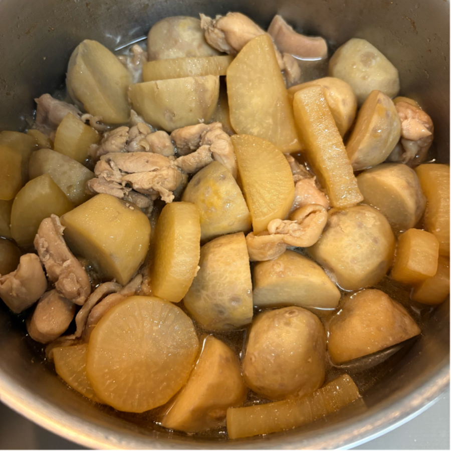 大根 と 里芋 の 煮物